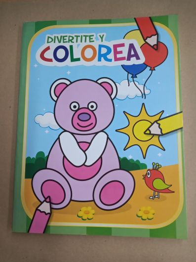 Divertite y Colorea 3 - Libro para pintar