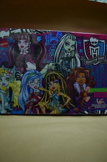 Monster High- Con escenario Pop Up